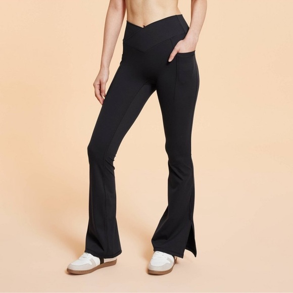Blogilates Black Criss Cross High Rise Flare Leggings Pockets XS NEW - Picture 1 of 6
